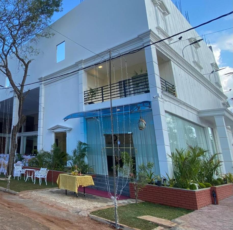 Hotel Northway Vavuniya Kültér fotó