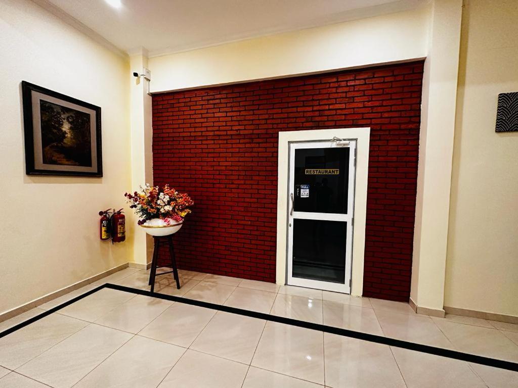 Hotel Northway Vavuniya Kültér fotó