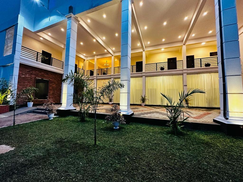 Hotel Northway Vavuniya Kültér fotó