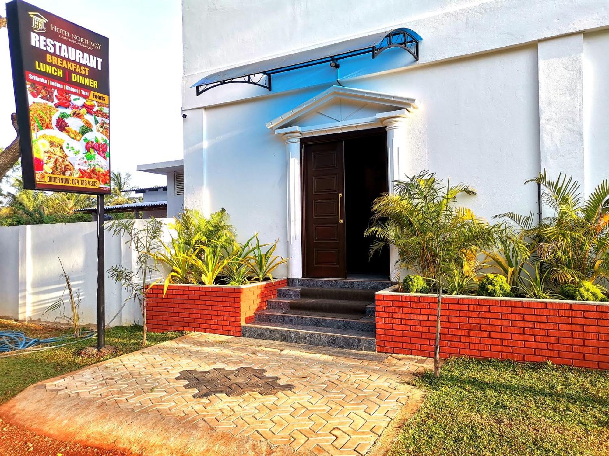 Hotel Northway Vavuniya Kültér fotó