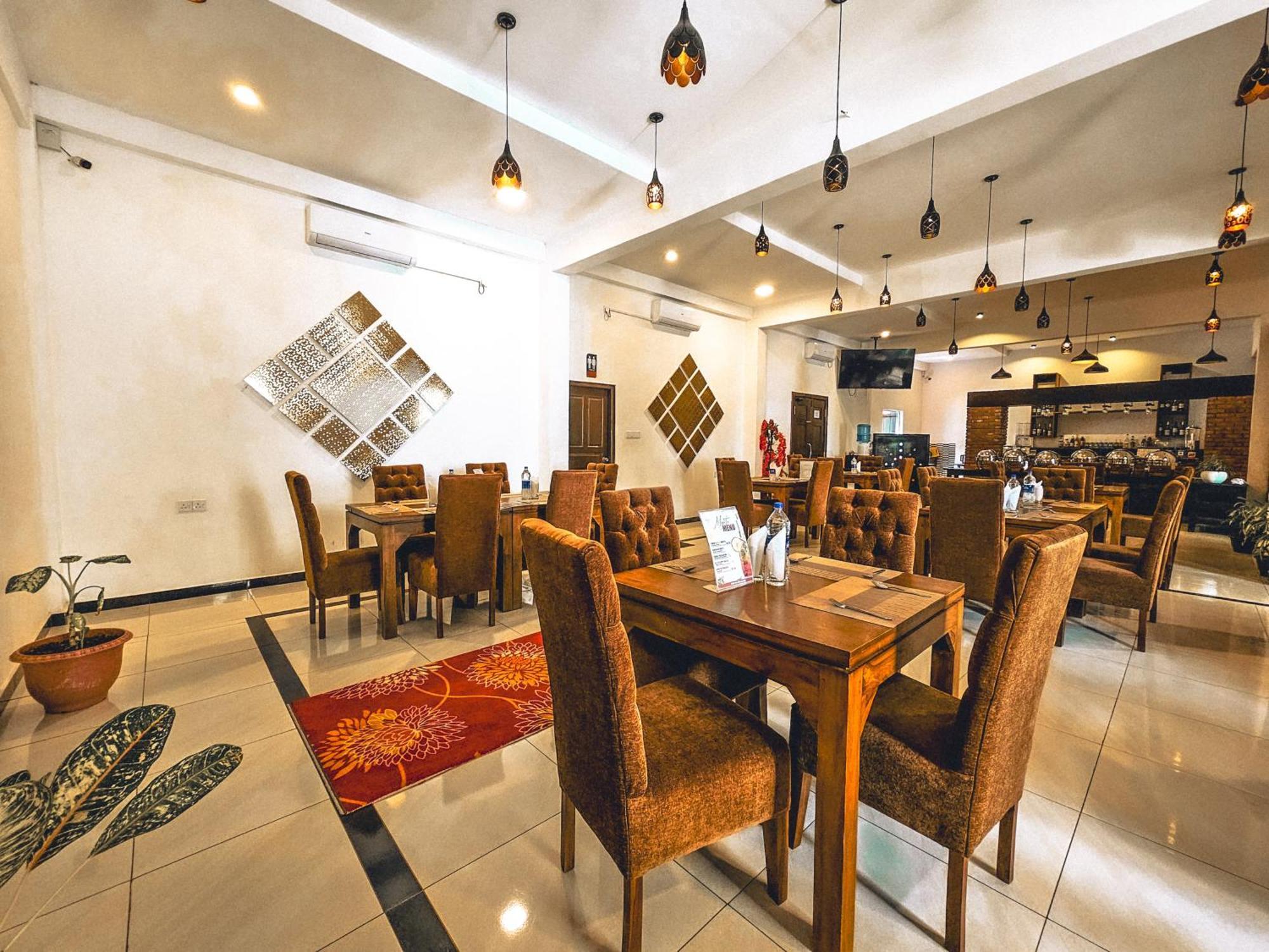 Hotel Northway Vavuniya Kültér fotó